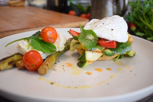 有关乾杯, 早餐, 瓷盘的免费素材图片