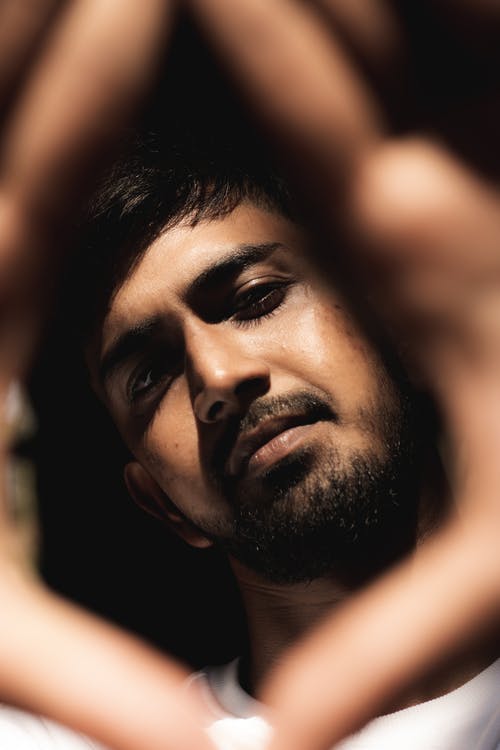 有关人, 垂直拍摄, 有胡子的的免费素材图片