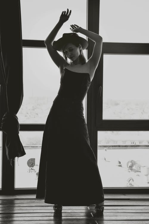 有关bw, 举起手臂, 信心的免费素材图片