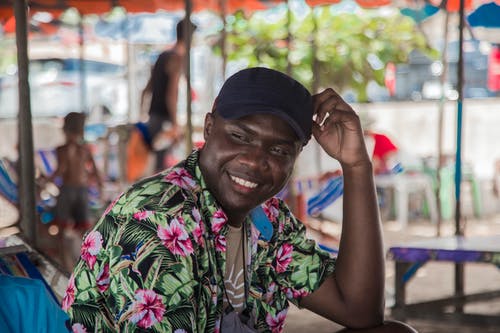 有关人, 微笑, 戶外的免费素材图片