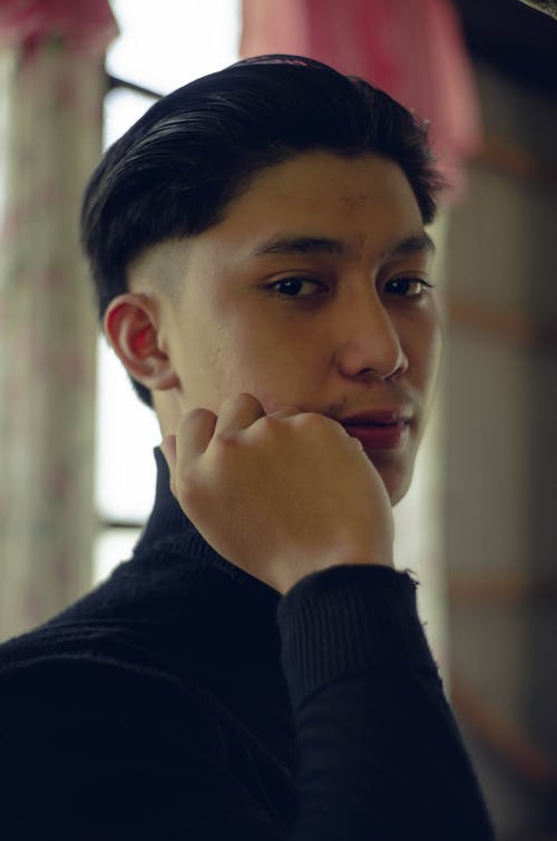 有关垂直拍摄, 年轻, 摆姿势的免费素材图片