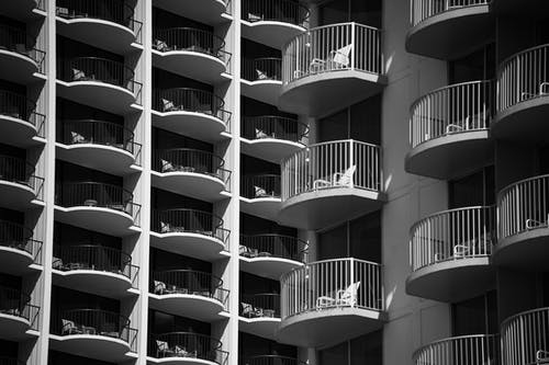 有关低角度拍攝, 坐, 建築外觀的免费素材图片