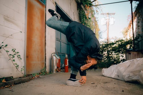 有关breakdancer, 舞蹈动作, 街的免费素材图片