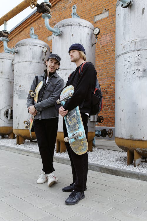 有关垂直拍摄, 最好的朋友, 看着镜头的免费素材图片