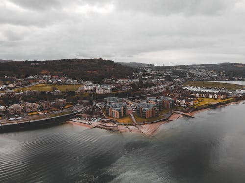 有关从上面查看, 城市, 山的免费素材图片