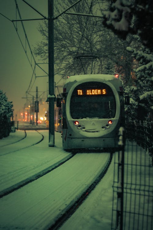 有关光, 垂直拍摄, 城市的免费素材图片