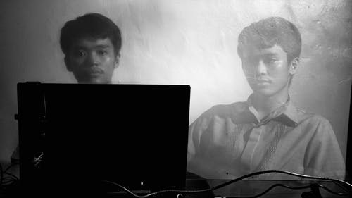 有关3C用品, bw, T恤的免费素材图片