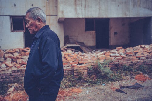 有关側面圖, 双手插在口袋里, 夾克的免费素材图片