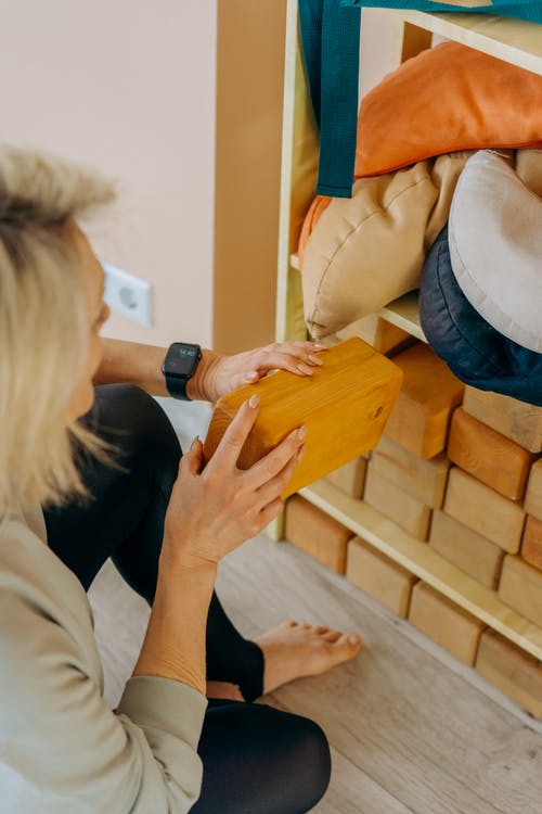 有关人, 坐, 女人的免费素材图片