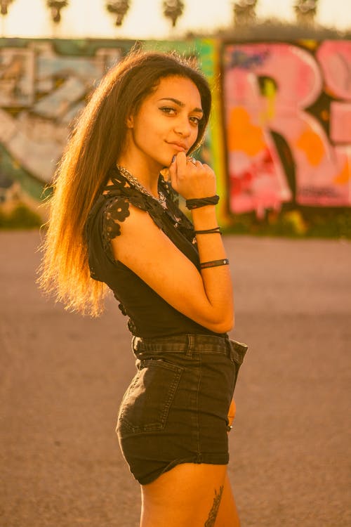 有关垂直拍摄, 女人, 年轻的免费素材图片