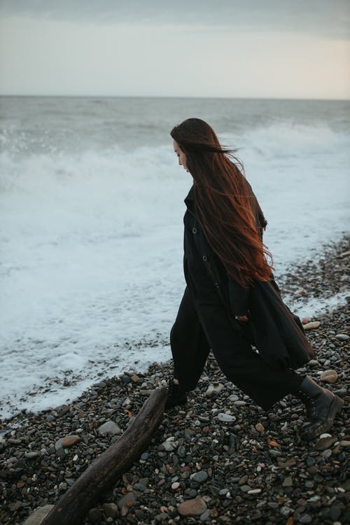 有关垂直拍摄, 女人, 岩石的的免费素材图片