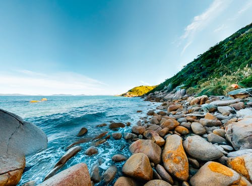 有关天性, 岩石, 岩石海岸的免费素材图片