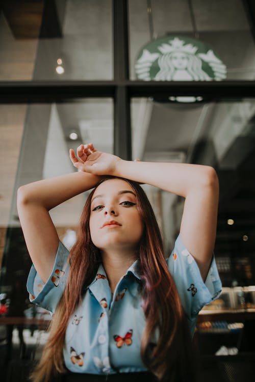 有关个性, 举起手臂, 人脸的免费素材图片