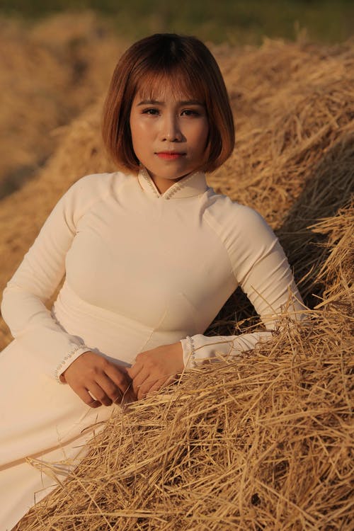 有关乾草, 人, 传统服装的免费素材图片