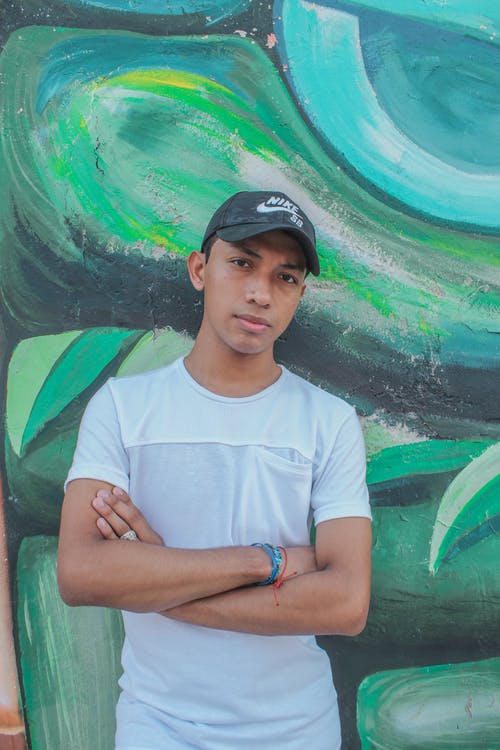 有关人, 信心, 双臂交叉的免费素材图片