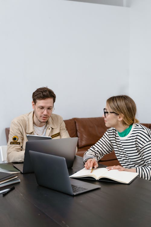 有关人, 垂直拍摄, 女人的免费素材图片