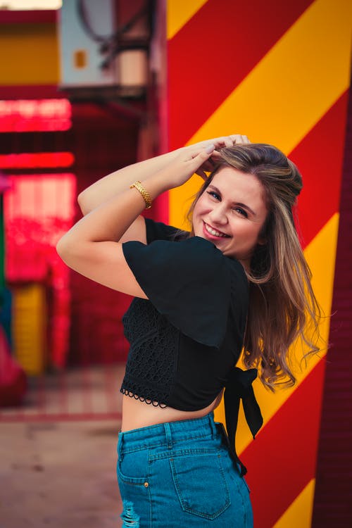 有关中空装, 垂直拍摄, 女人的免费素材图片