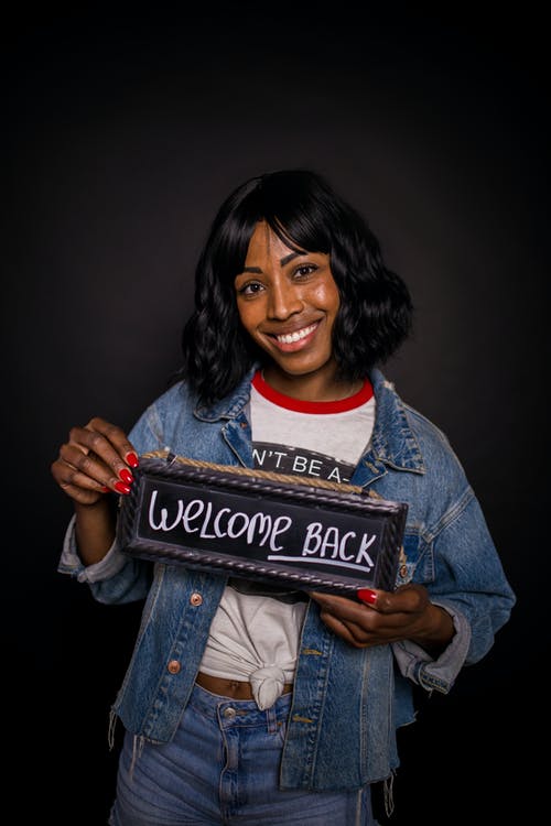 有关刘海, 垂直拍摄, 微笑的免费素材图片