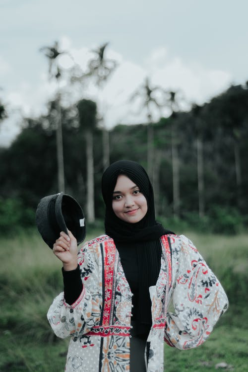 有关垂直拍摄, 女人, 帽子的免费素材图片