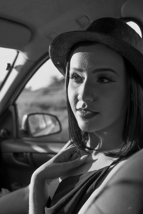 有关乘客, 单色, 垂直拍摄的免费素材图片