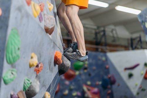有关尺, 岩壁, 攀岩者的免费素材图片