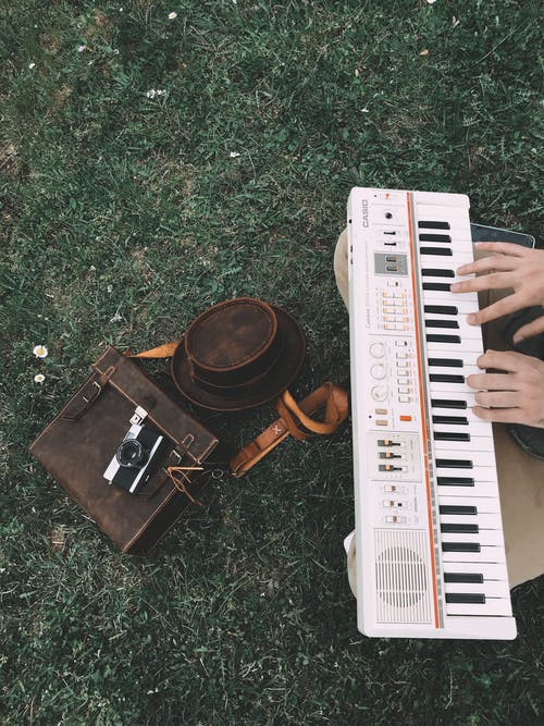 有关3C用品, 不露面, 人的免费素材图片