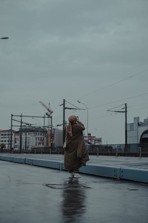 有关3C用品, 下落, 不露面的免费素材图片