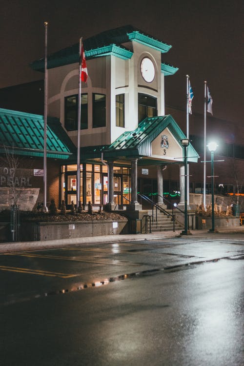 有关中央, 人行道, 发光的的免费素材图片