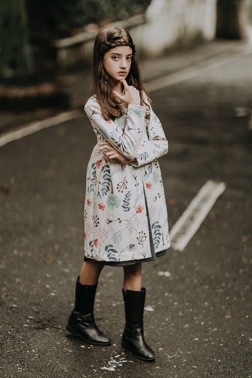 有关下巴, 下落, 个性的免费素材图片