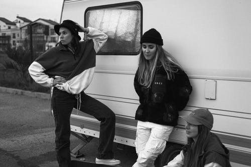 有关千禧年, 单色, 大篷车的免费素材图片