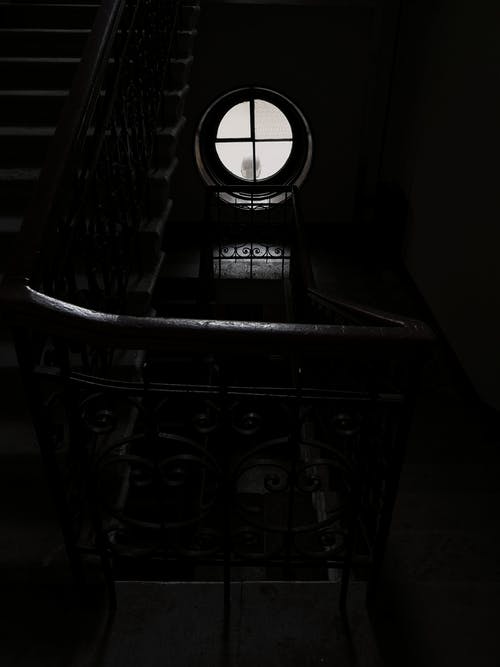 有关垂直拍摄, 扶手, 楼梯的免费素材图片