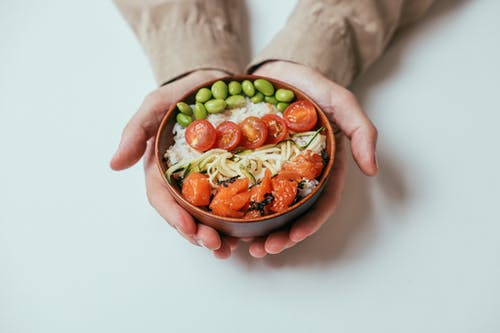 有关健康食品, 小蕃茄, 手的免费素材图片