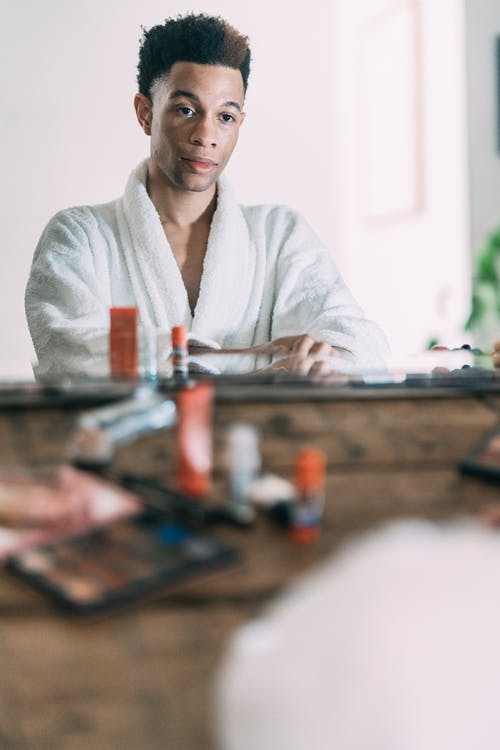 有关人, 反射, 垂直拍摄的免费素材图片