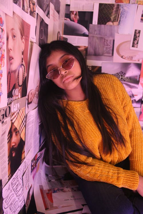 有关倚, 垂直拍摄, 墨镜的免费素材图片