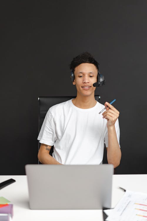 有关人, 呼叫中心代理, 坐的免费素材图片