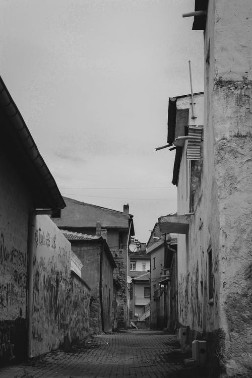 有关bw, 人行道, 住宅的免费素材图片