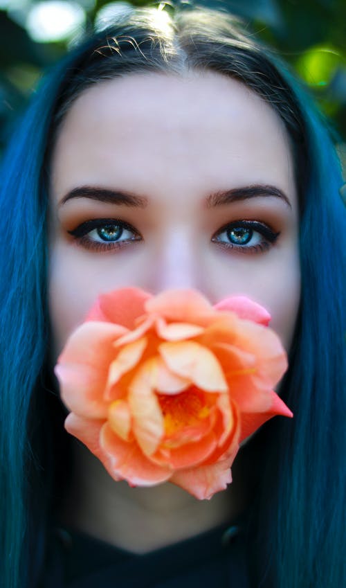 有关垂直拍摄, 大头贴, 女人的免费素材图片