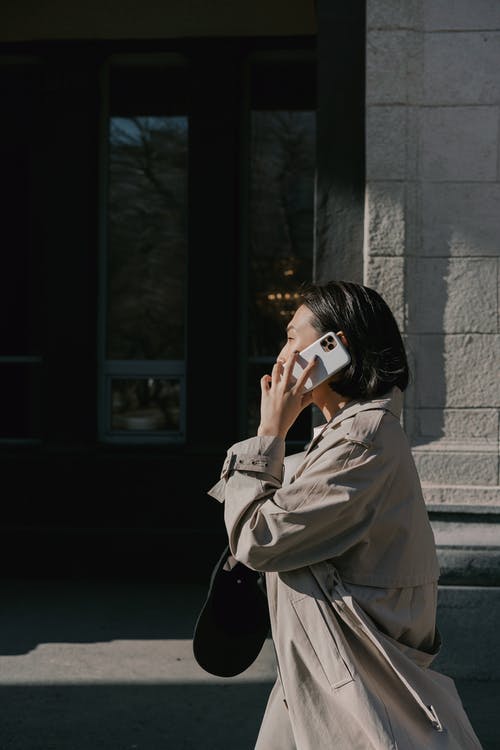 有关垂直拍摄, 女人, 女商人的免费素材图片