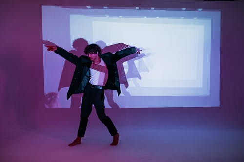 有关人, 光, 冷色调的免费素材图片