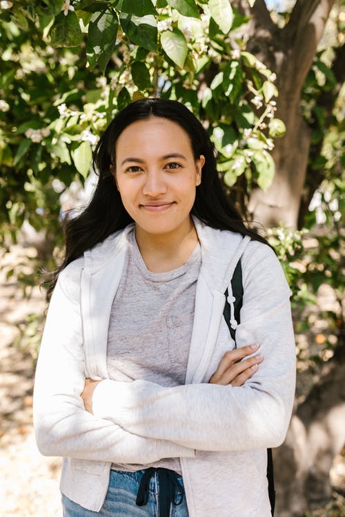 有关双臂交叉, 垂直拍摄, 女人的免费素材图片