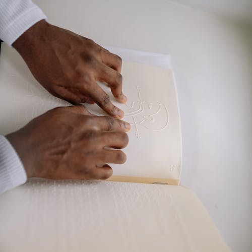 有关图书馆, 室内, 手的免费素材图片