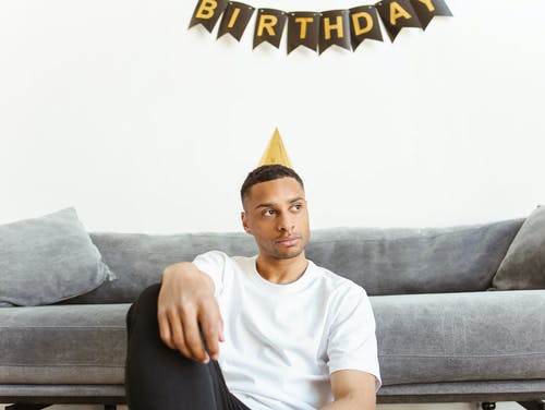 有关人, 坐, 垂直拍摄的免费素材图片