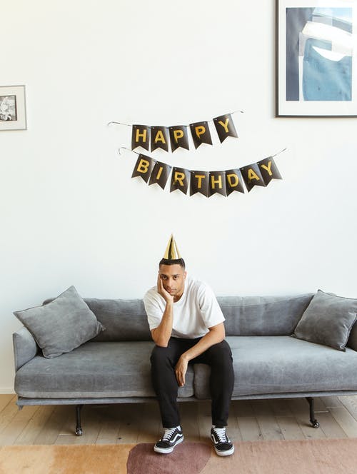 有关人, 坐, 垂直拍摄的免费素材图片