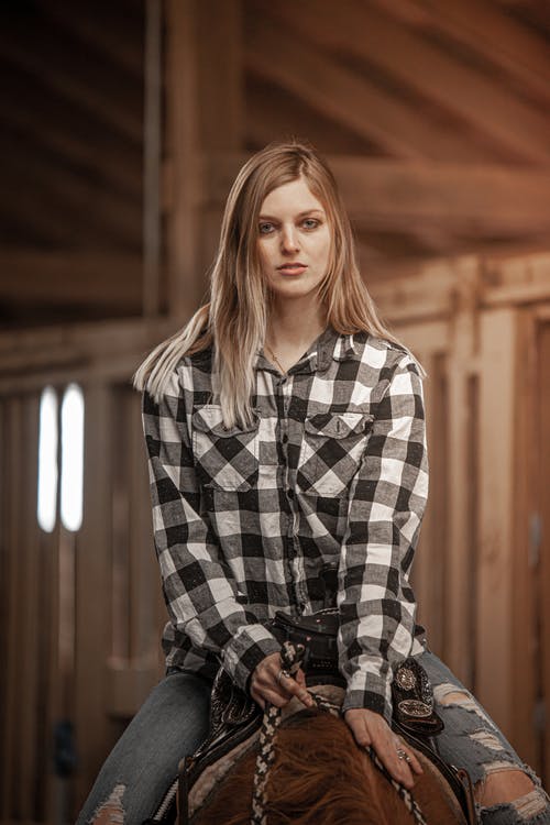 有关人, 垂直拍摄, 女人的免费素材图片