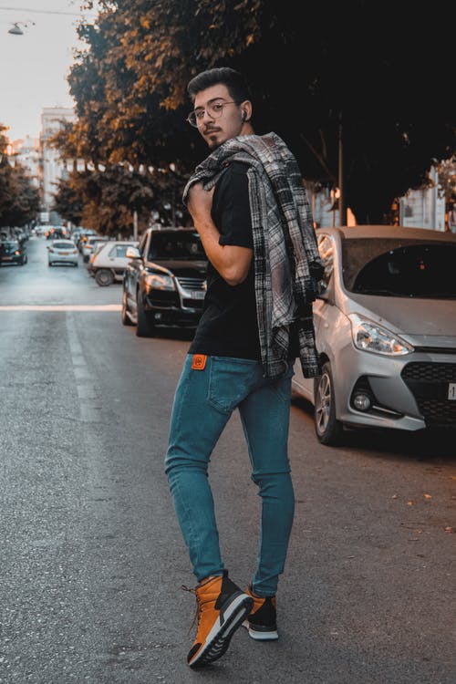 有关人, 垂直拍摄, 年轻的免费素材图片