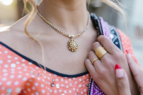 有关戒指, 手, 模糊背景的免费素材图片