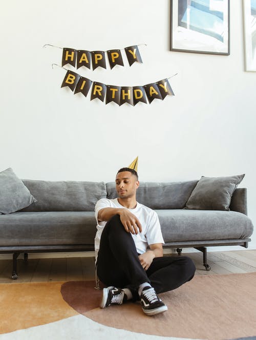 有关vans（運動鞋品牌）, 人, 地板的免费素材图片