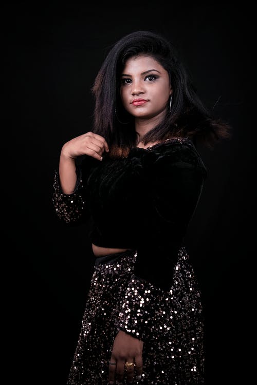 有关垂直拍摄, 女人, 工作室拍摄的免费素材图片