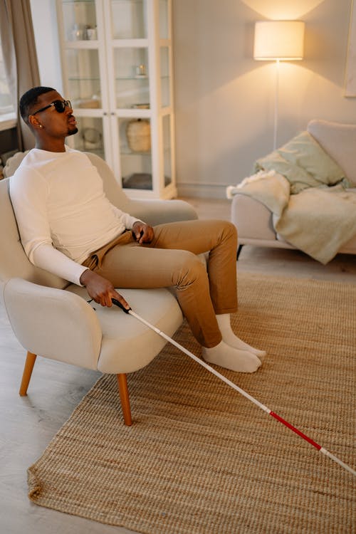 有关人, 坐, 垂直拍摄的免费素材图片