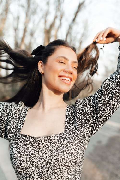 有关人, 咖啡色頭髮的女人, 女人的免费素材图片